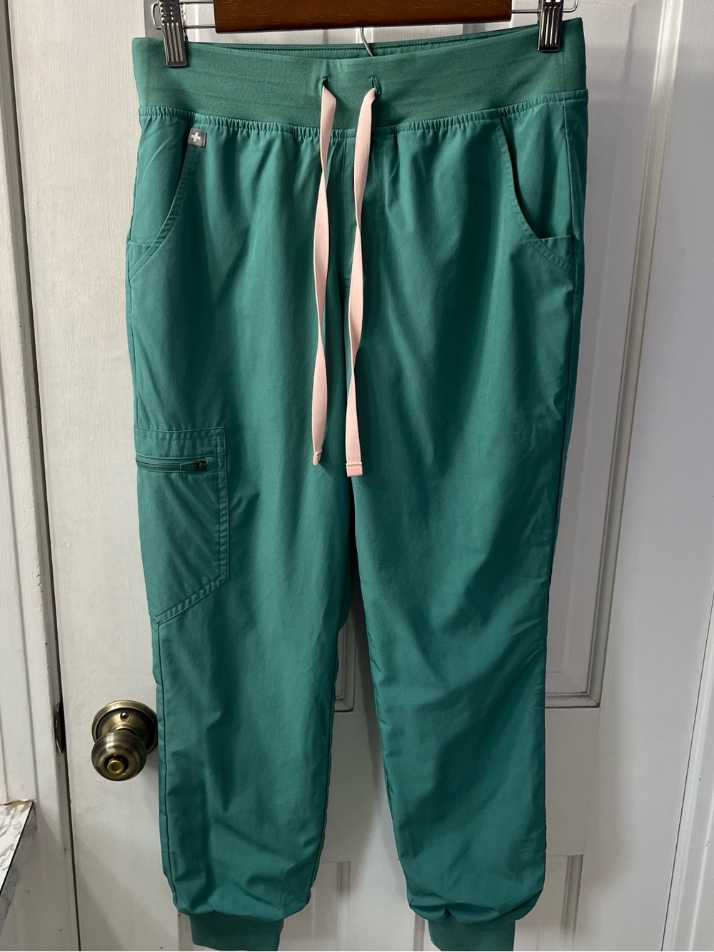 FIGS Eucalyptus FREEx Mesh-Lined Zamora Jogger Scrub Pants XS Petite W23SW2005P